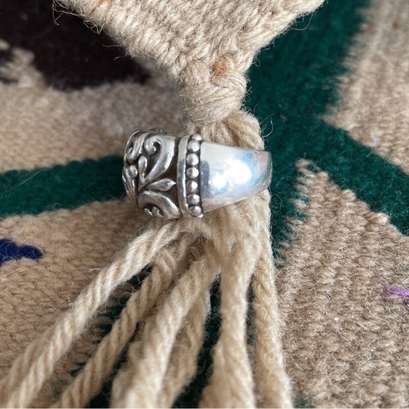 Sterling Ladies Ring - Picture 2 of 5